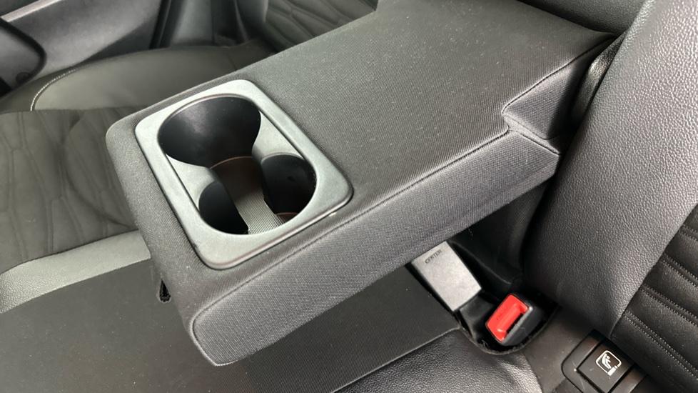 Rear Armrest/ Cup Holder