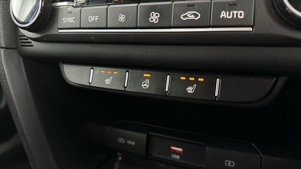 Heated Seats / Steering Wheel