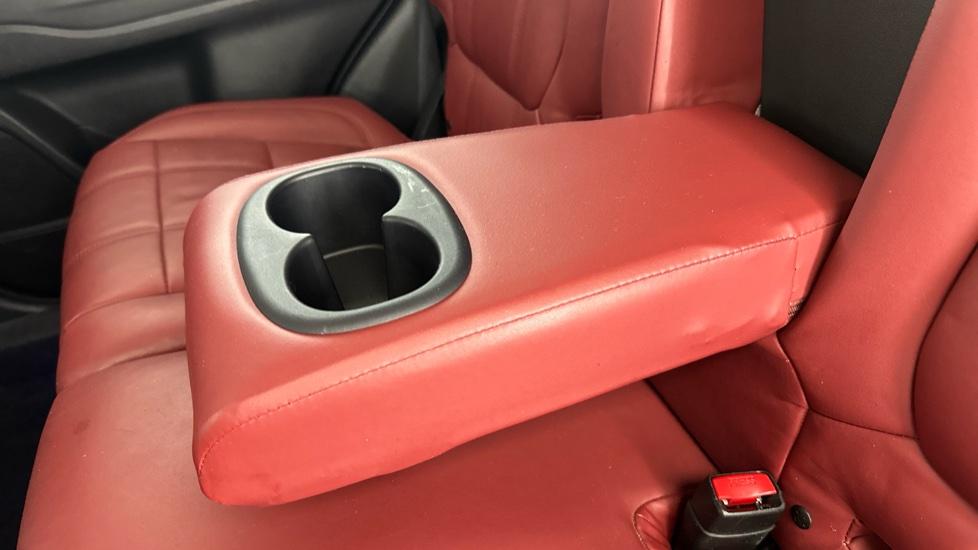 Rear Armrest/ Cup Holder