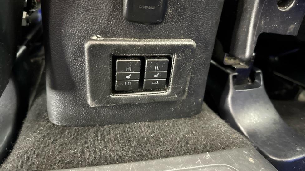 Heated / Cooling Seats 