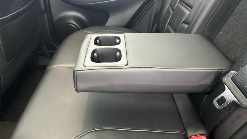 Rear Armrest/ Cup Holder