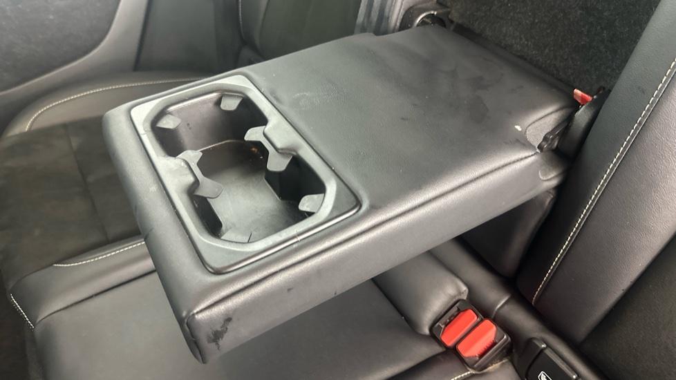 Rear Armrest/ Cup Holder