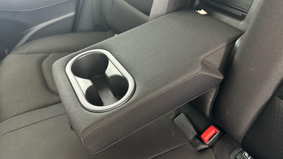 Rear Armrest/ Cup Holder