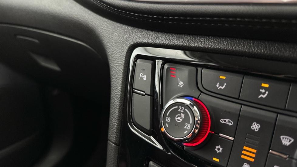 Heated Seats / Steering Wheel