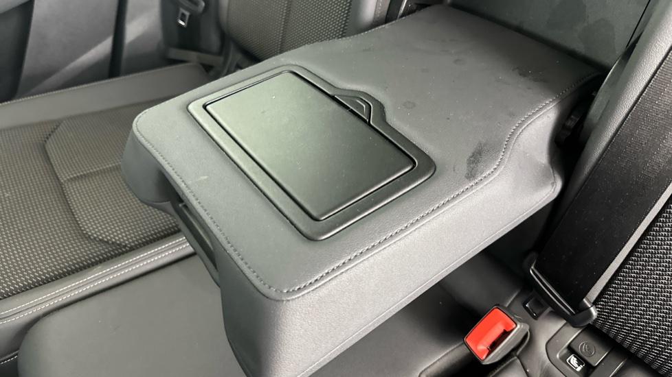 Rear Armrest/ Cup Holder