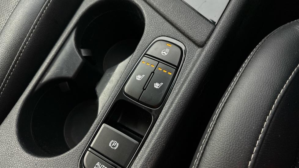 Heated Seats / Steering Wheel