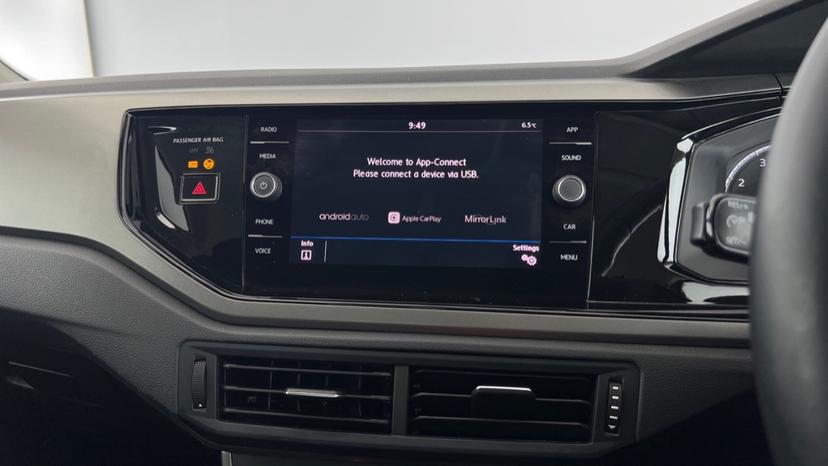 Apple Carplay and Android Auto