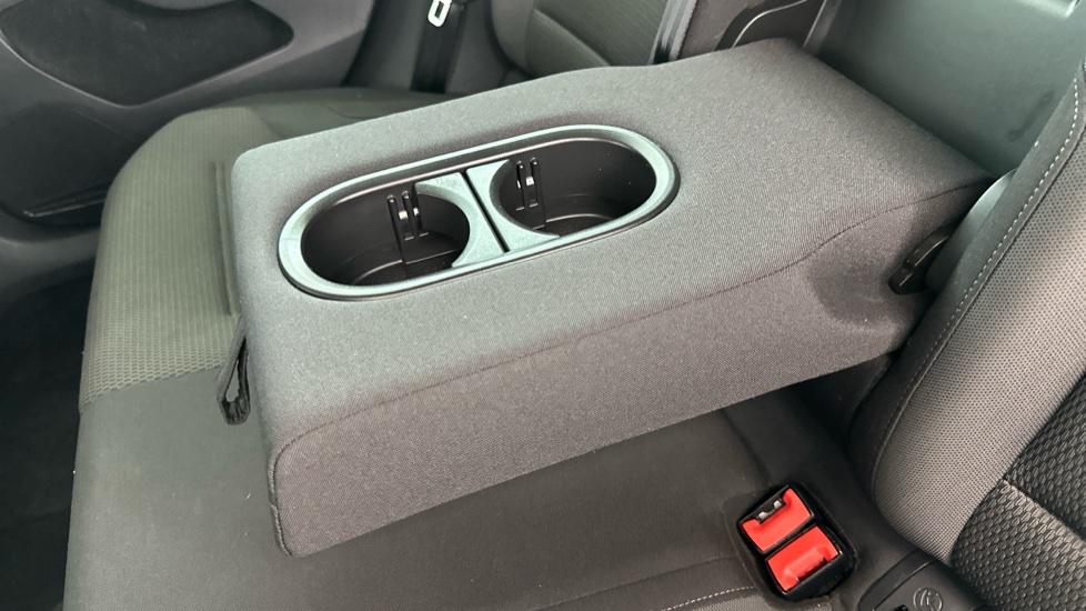 Rear Armrest/ Cup Holder