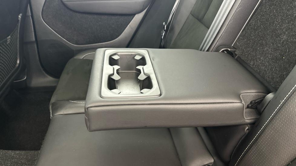 Rear Armrest/ Cup Holder