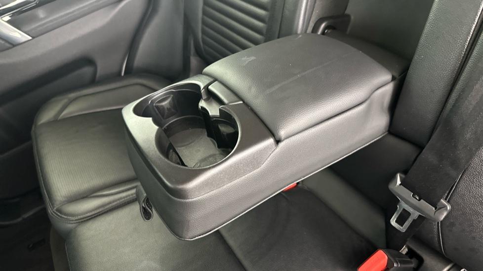 Rear Armrest/ Cup Holder