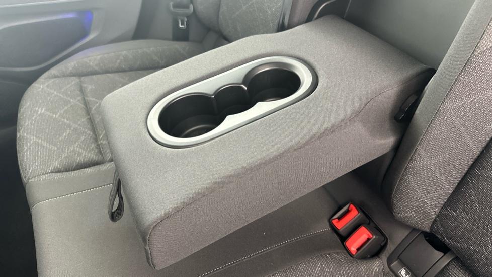 Rear Armrest/ Cup Holder