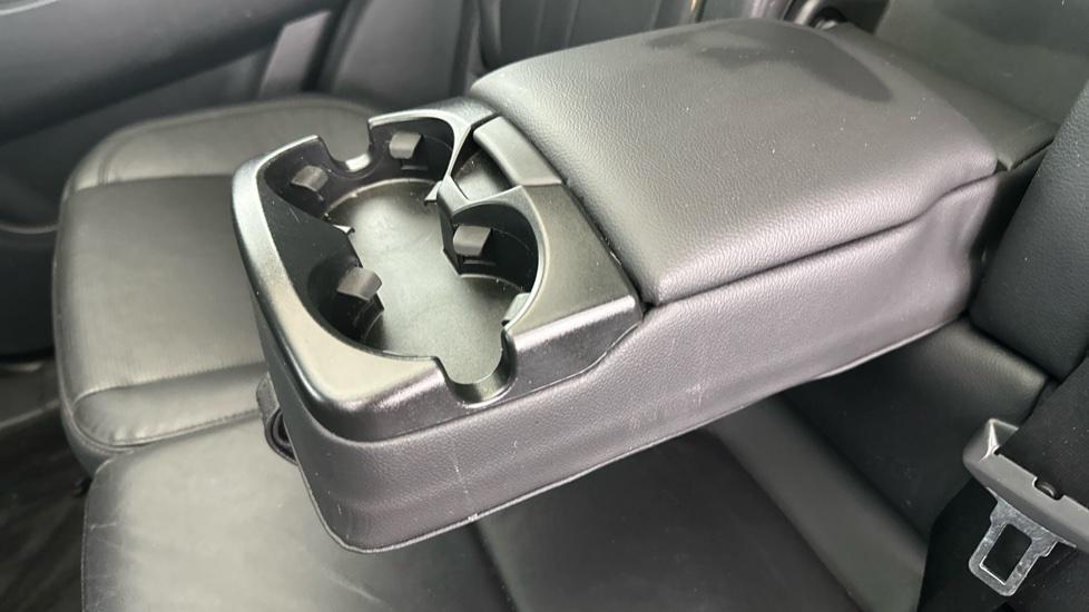 Rear Armrest/ Cup Holder