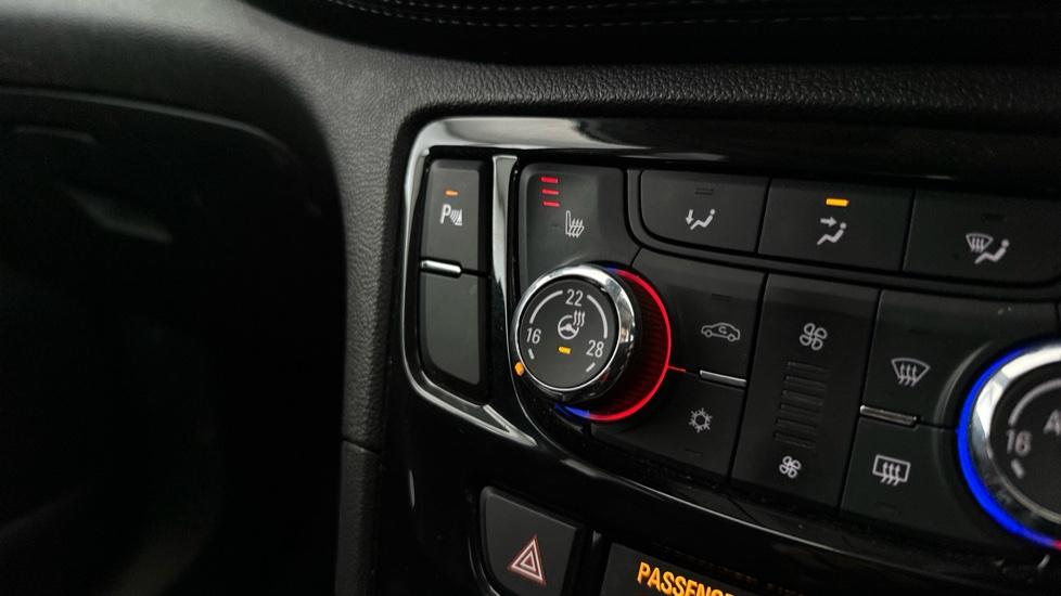 Heated Seats / Steering Wheel