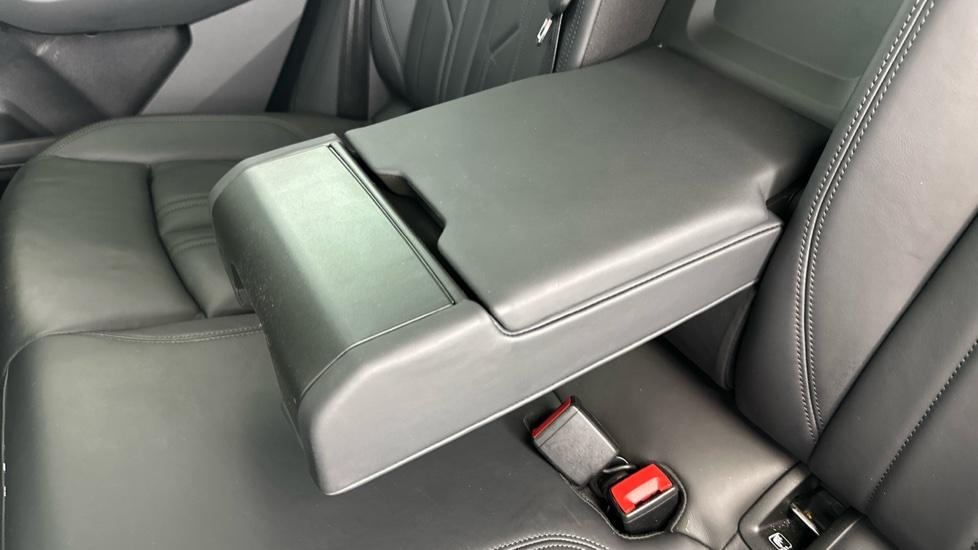 Rear Armrest/ Cup Holder