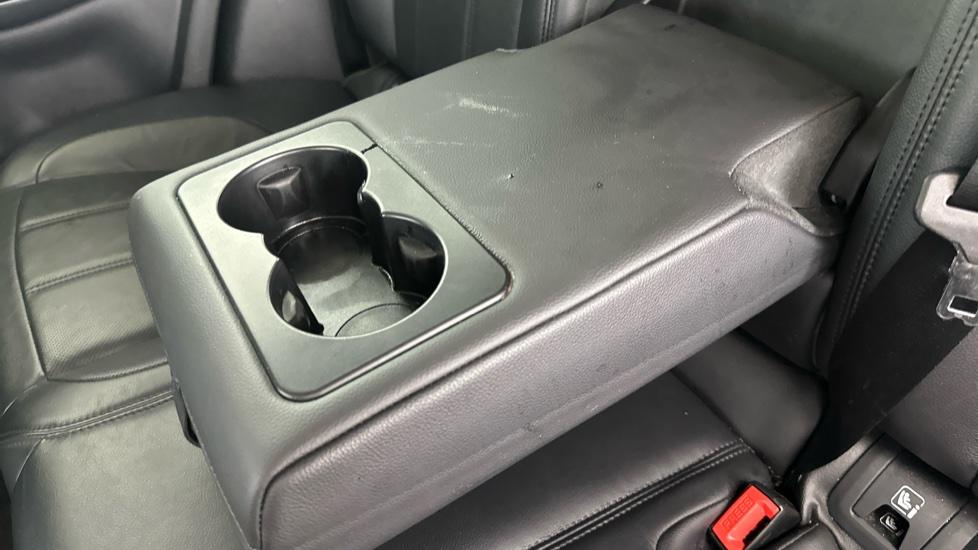 Rear Armrest/ Cup Holder