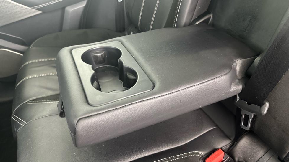 Rear Armrest/ Cup Holder