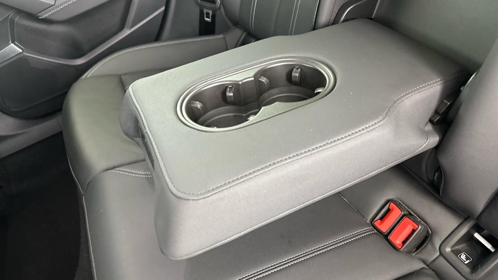 Rear Armrest/ Cup Holder