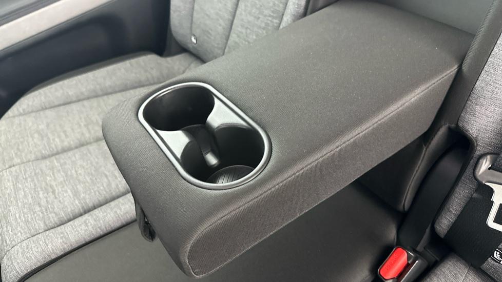 Rear Armrest/ Cup Holder