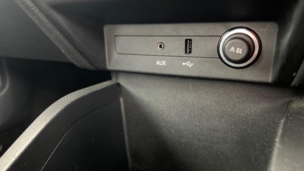 USB/Aux Connectivity 