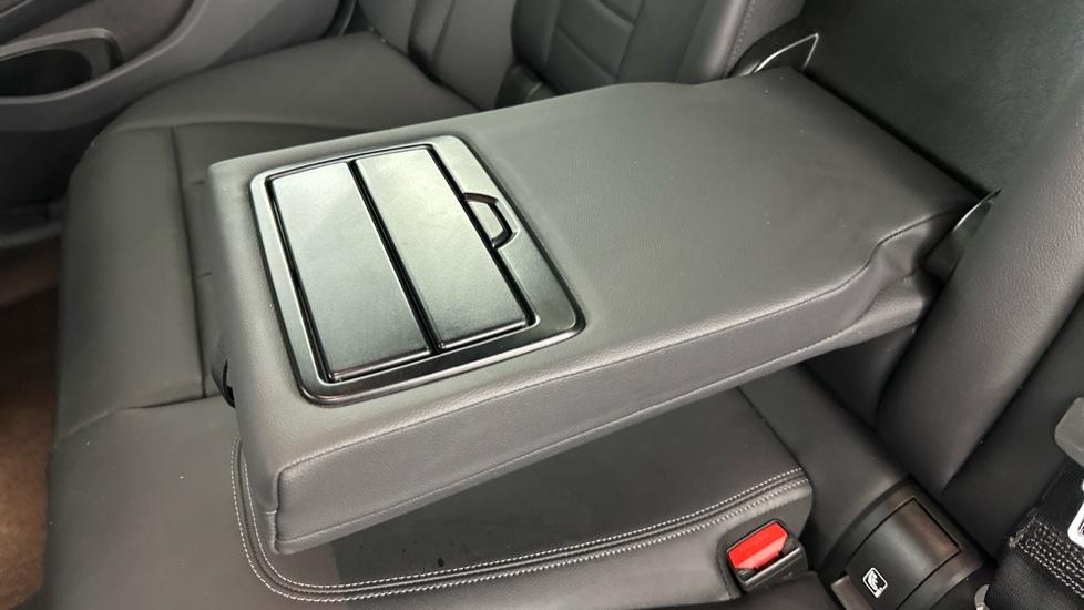 Rear Armrest/ Cup Holder