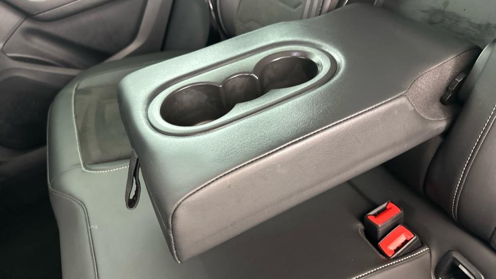 Rear Armrest/ Cup Holder