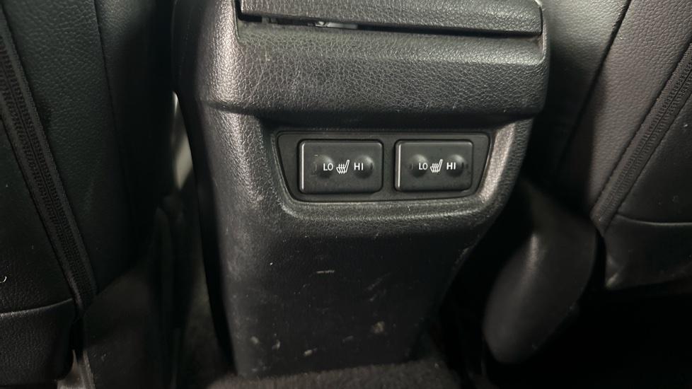 Rear Heated / Cooling Seats