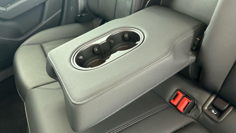 Rear Armrest/ Cup Holder