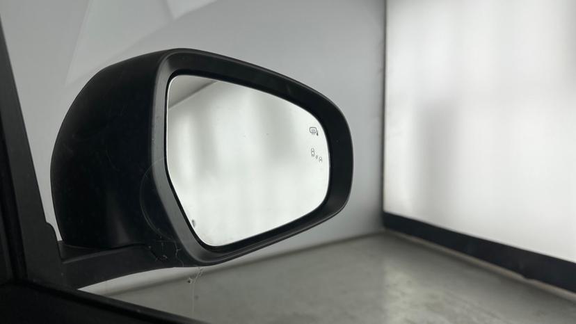 Heated Mirrors and Blind Spot Monitoring 