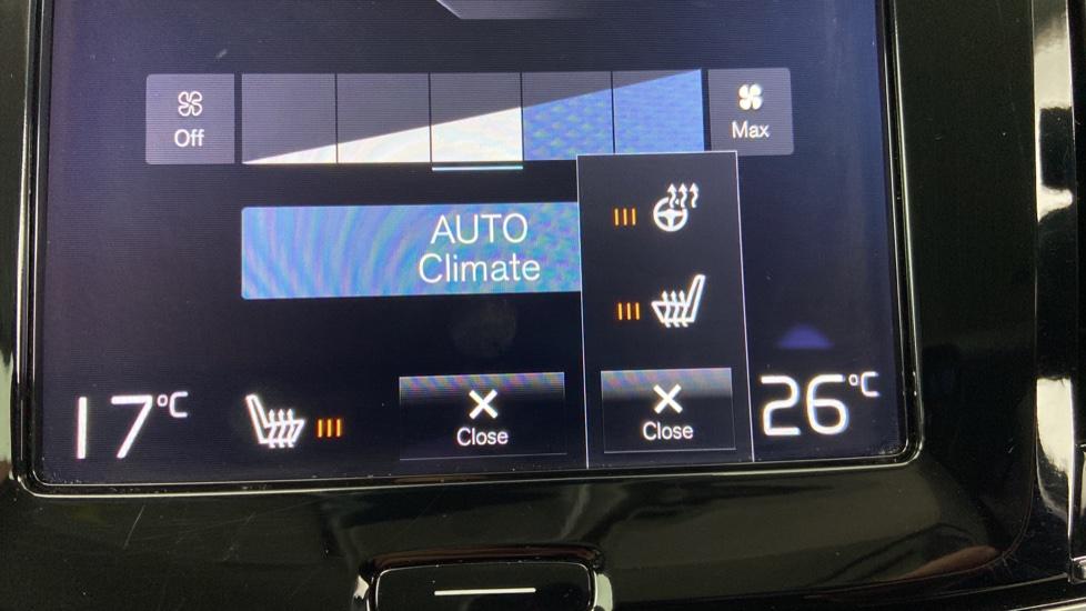 Heated Seats / heated steering wheel 