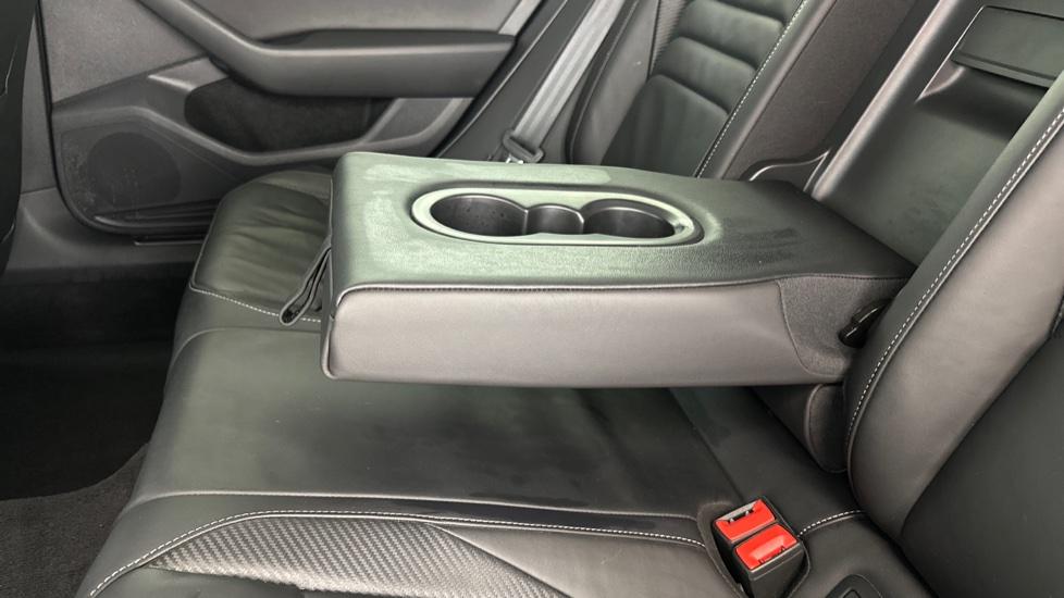 Rear Armrest/ Cup Holder