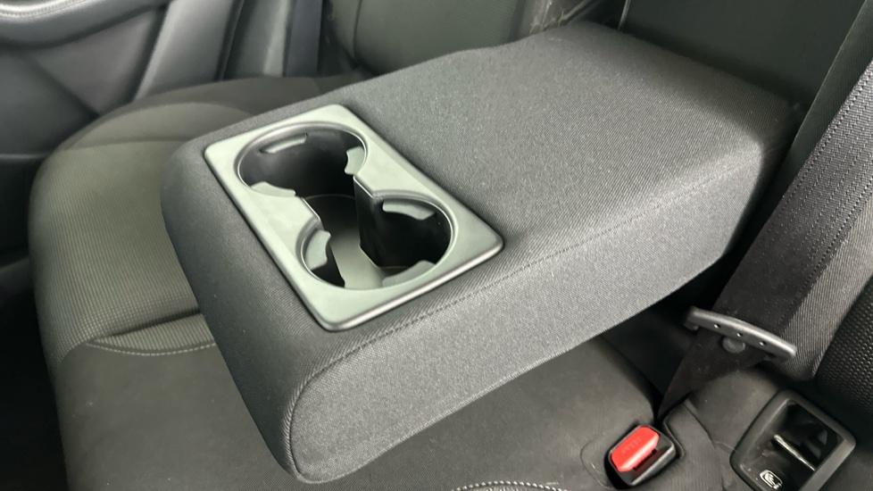 Rear Armrest / Cupholder