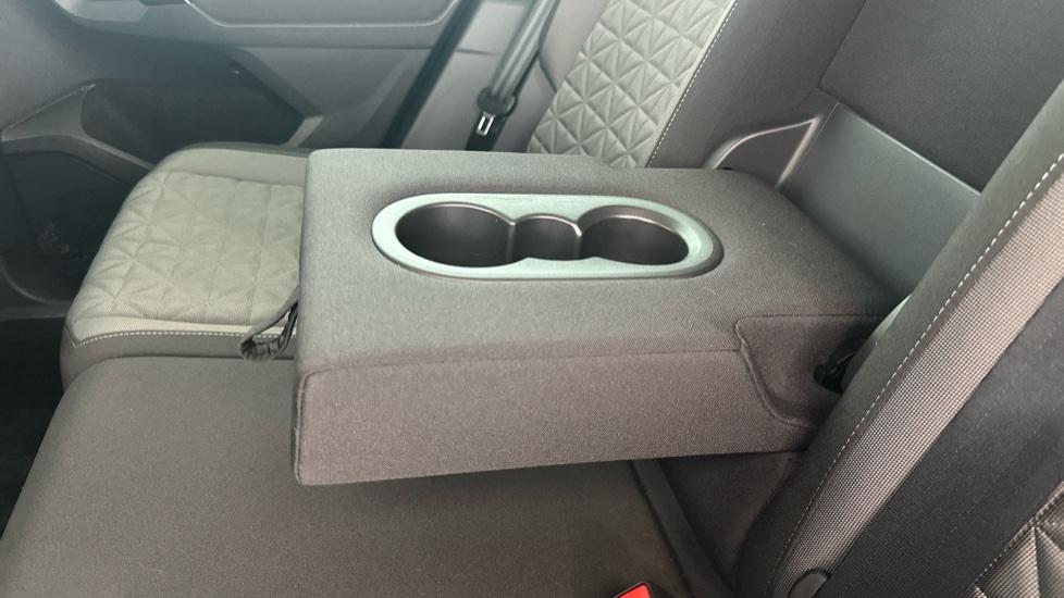 Rear Armrest/ Cup Holder