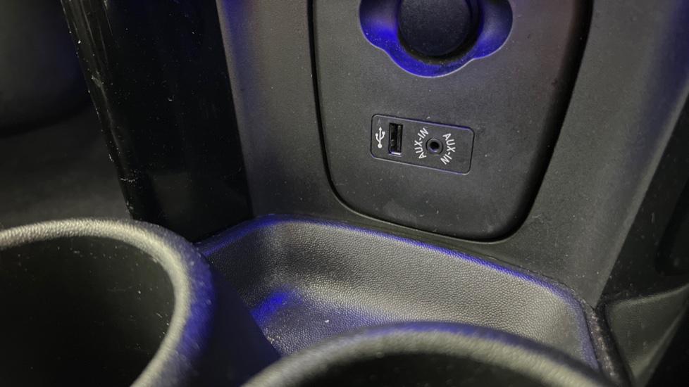 USB/Aux Connectivity 