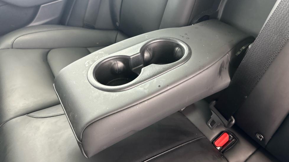 Rear Armrest/ Cup Holder