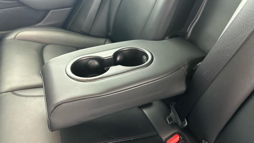 Rear Armrest/ Cup Holder