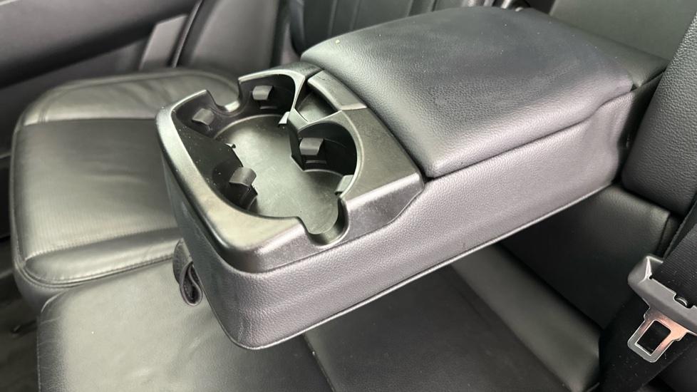 Rear Armrest/ Cup Holder