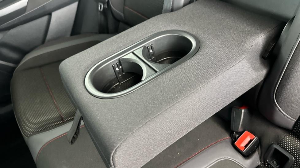 Rear Armrest/ Cup Holder