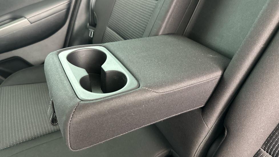 Rear Armrest/ Cup Holder