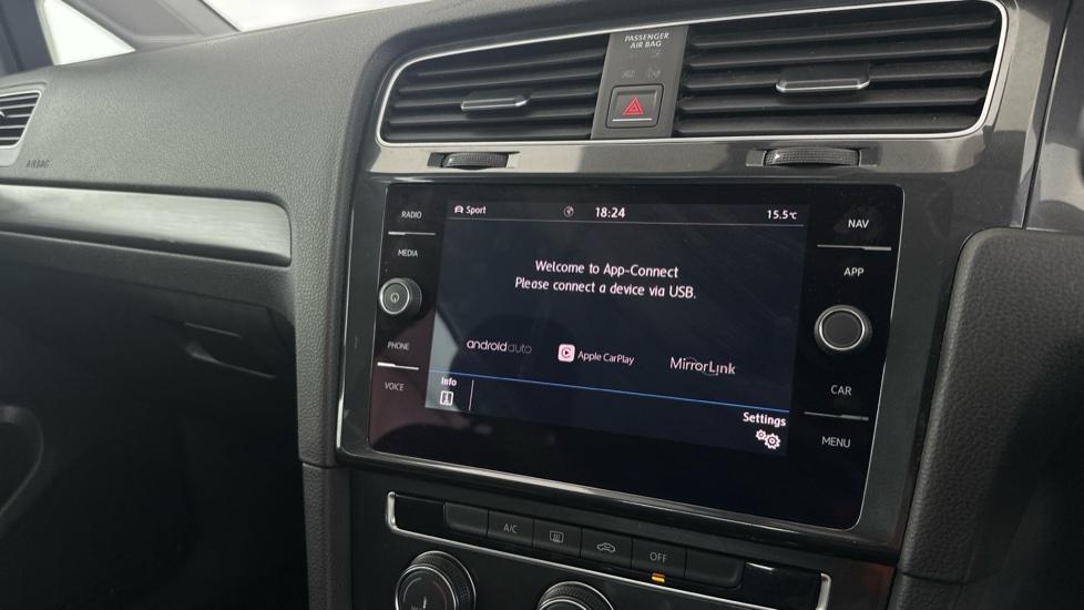 Apple Car Play & Android Auto