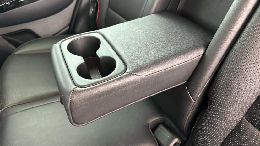 Rear Armrest/ Cup Holder