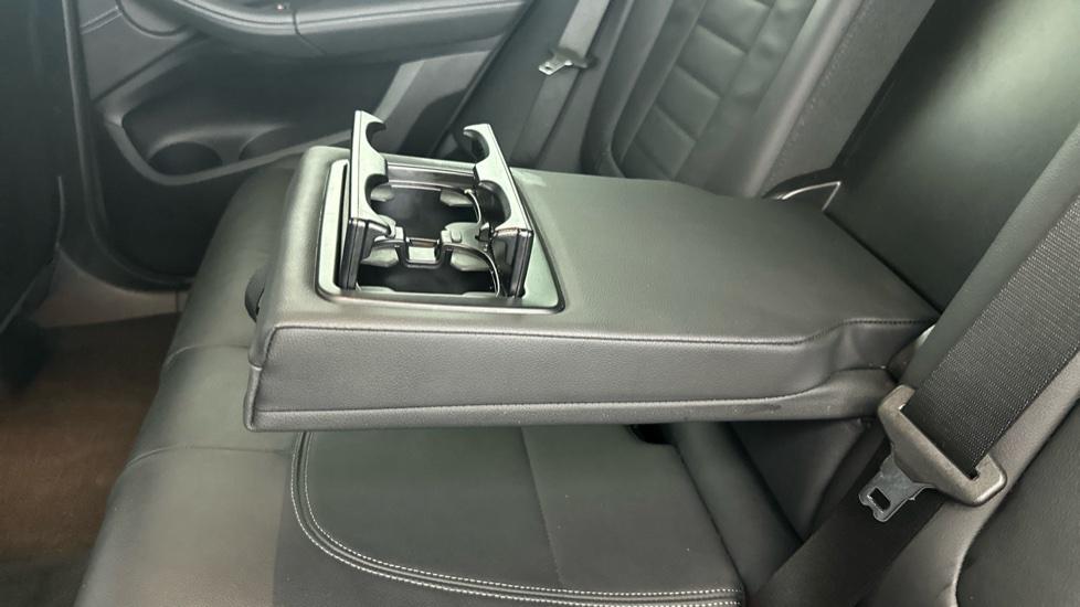 Rear Armrest/ Cup Holder