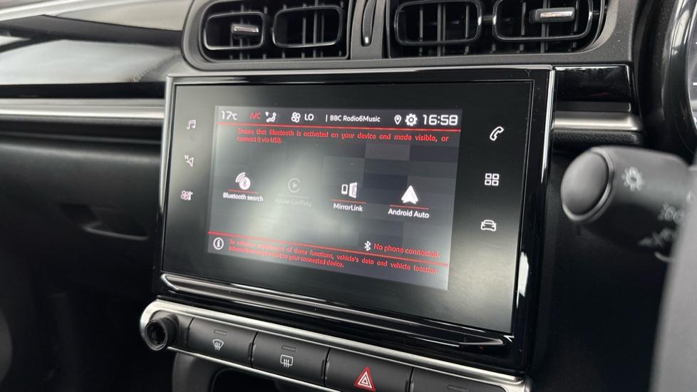 Bluetooth / Apple Carplay / Android Auto