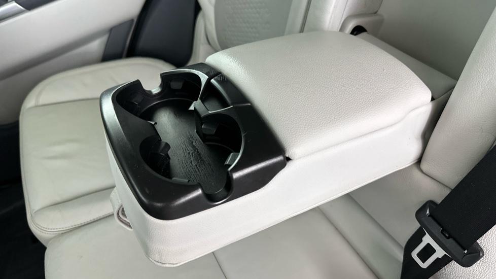 Rear Armrest/ Cup Holder