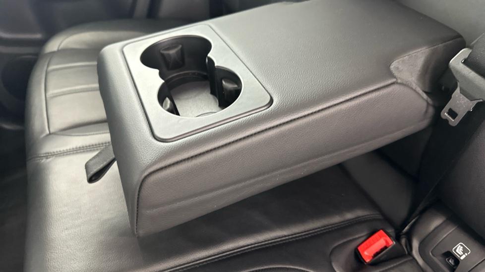 Rear Armrest/ Cup Holder