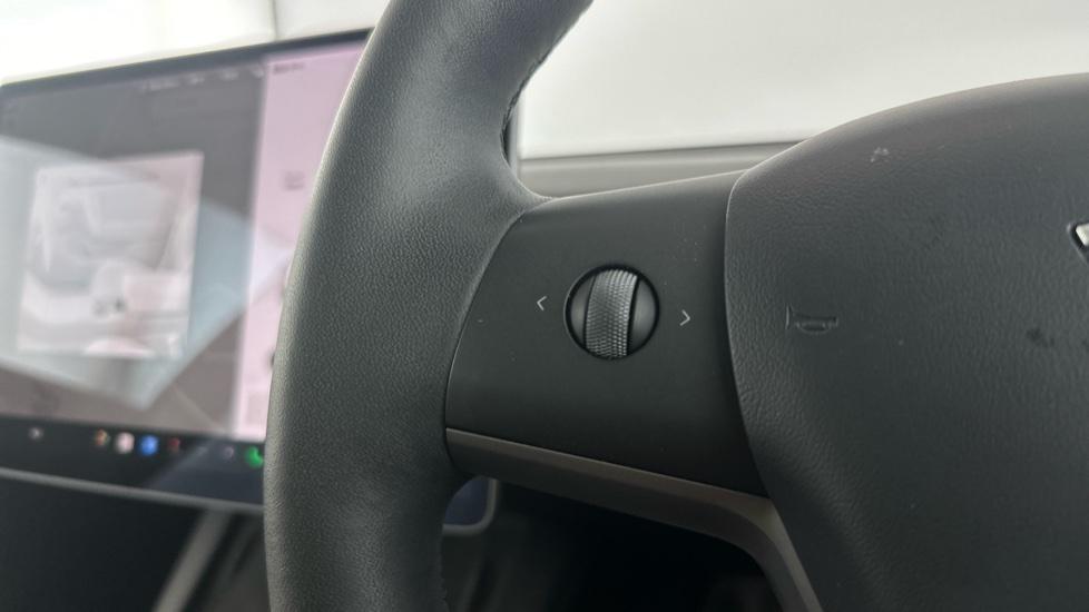 Electric Steering Wheel Adjust