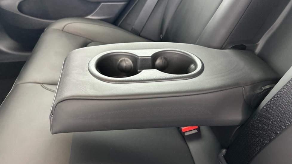 Rear Armrest/ Cup Holder