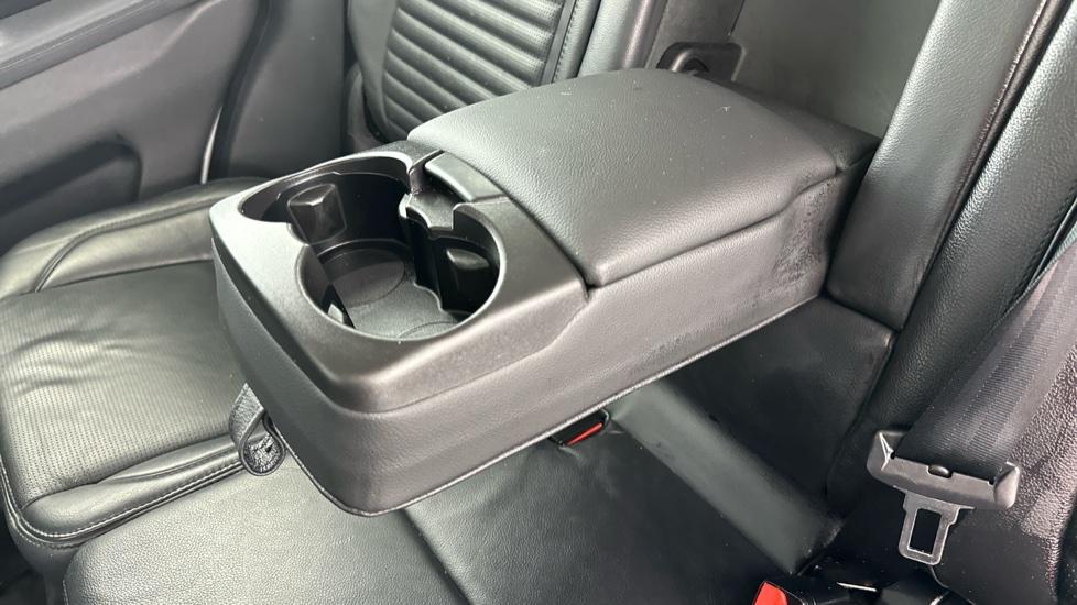 Rear Armrest/ Cup Holder