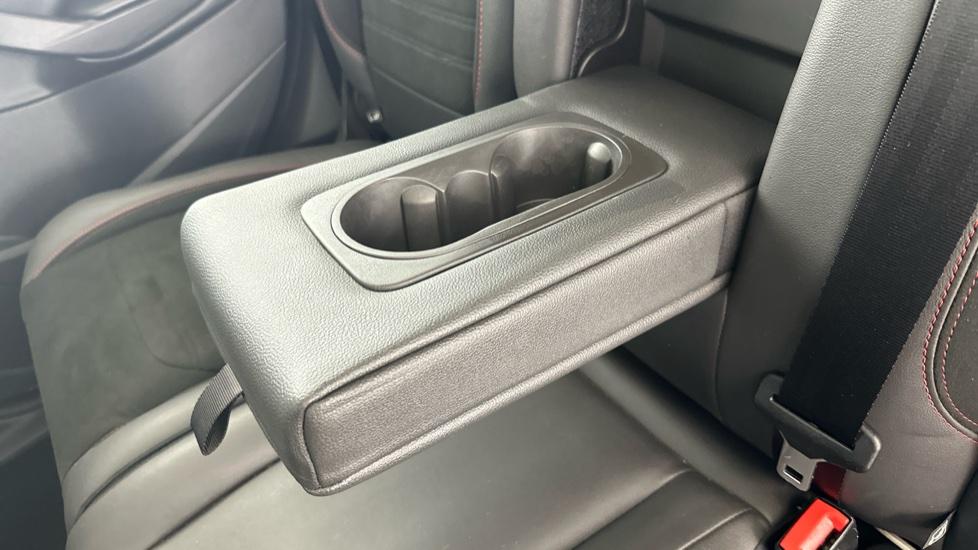 Rear Armrest/ Cup Holder