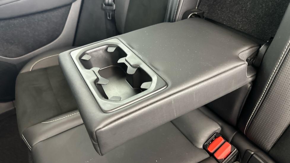 Rear Armrest/ Cup Holder