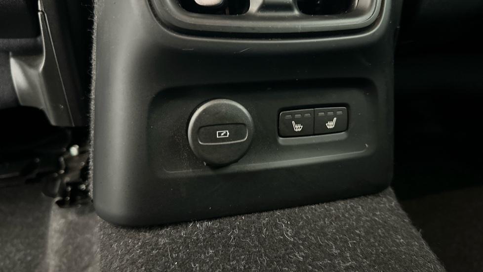 Rear USB / Heated Seats 